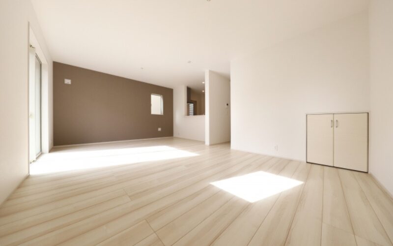 転勤による持ち家の活用を検討するため、賃貸・売却前に確認すべき空き家の内装