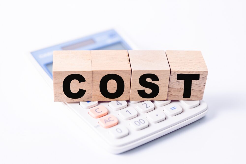 不動産売却にかかる仲介手数料や登記費用などの「COST（費用）」を計算する電卓。