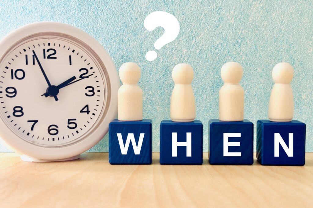 老後の住み替えをいつ始めるか最適なタイミングを検討するイメージ